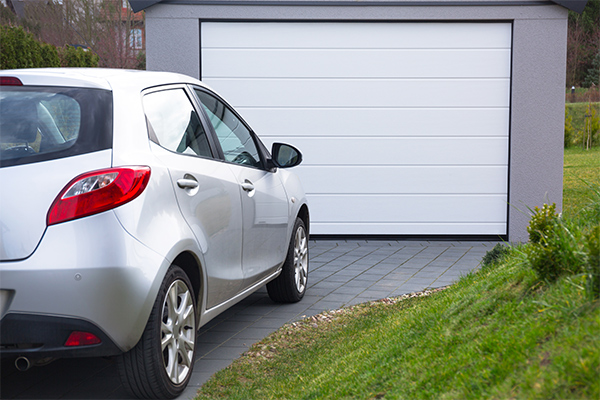 Installez une porte de garage pour sécuriser vos accès.